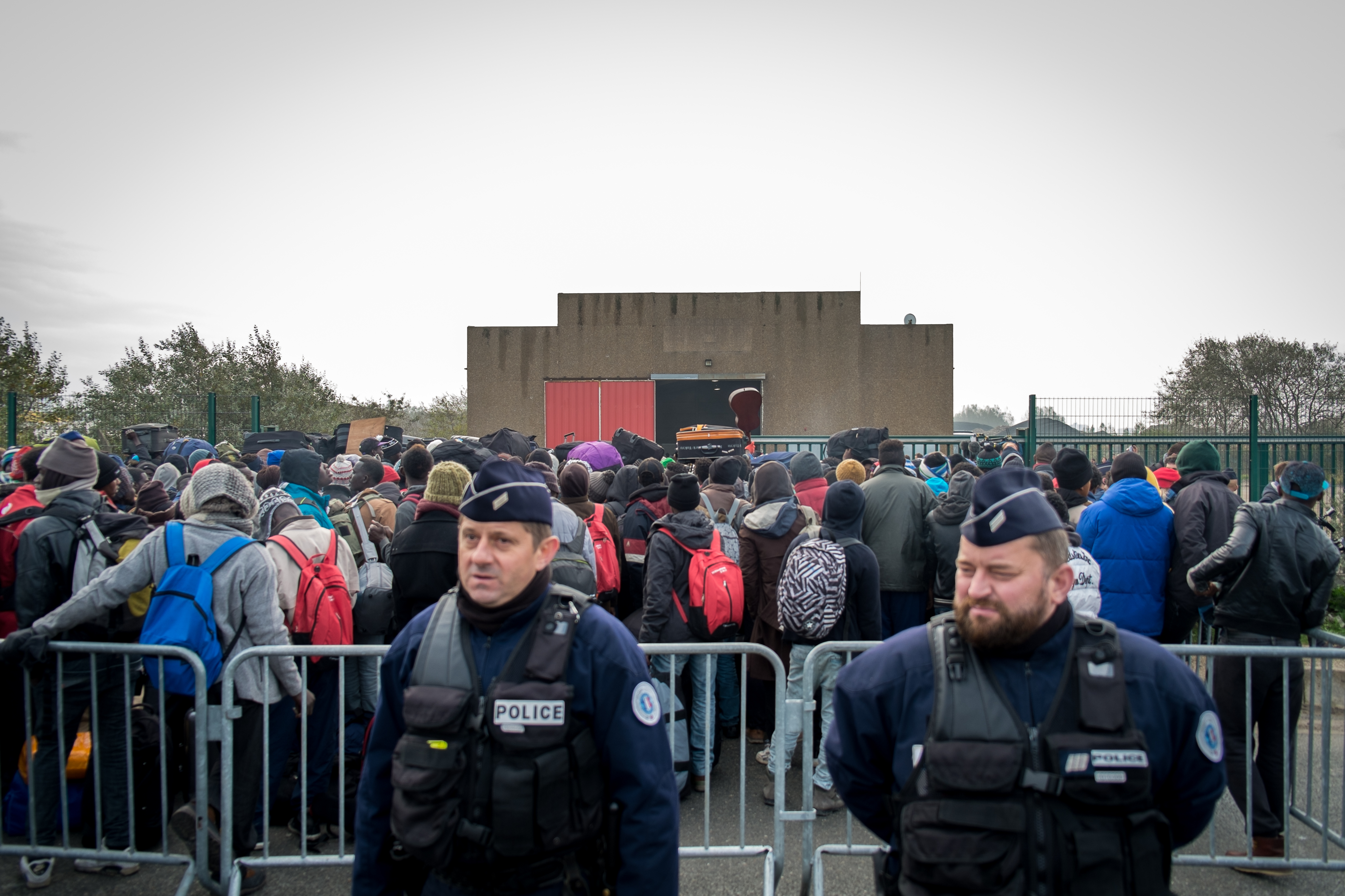 Calais: l’évacuation a commencé