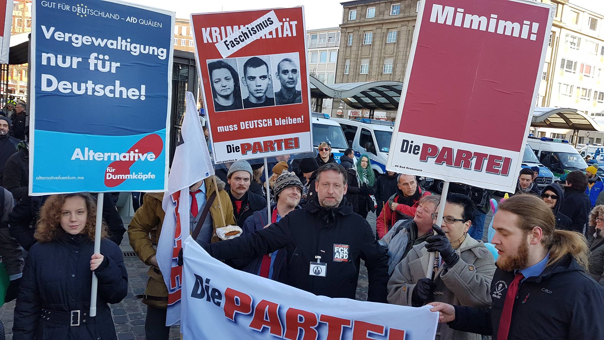 Europas Rechte : Identitärer Schulterschluss