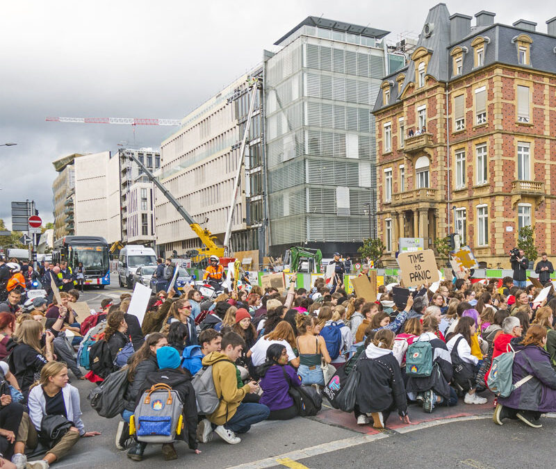 „Platzverweis renforcé“: Abriträrer Angriff?